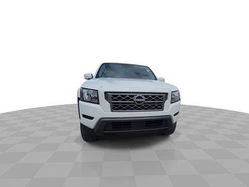 Used 2023 Nissan Frontier SV RWD image 3