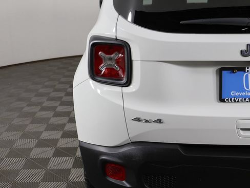 Used 2022 Jeep Renegade Latitude AWD/4WD image 13
