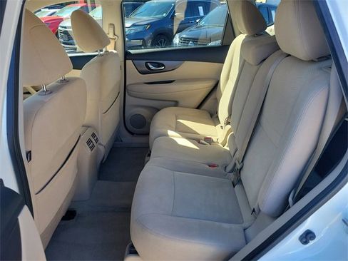 Used 2015 Nissan Rogue SV image 14