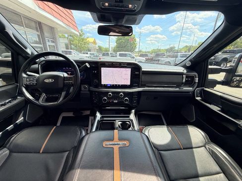 Used 2023 Ford F450 Platinum w/ FX4 Off-Road Package AWD/4WD image 38