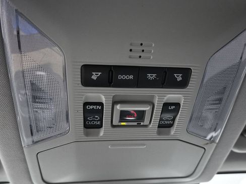 Used 2021 Toyota RAV4 XLE w/ Convenience Package AWD/4WD image 30