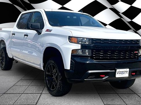 Used 2021 Chevrolet Silverado 1500 Custom Trail Boss w/ LPO, Dark Essentials Package image 11