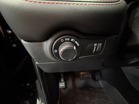 Used 2025 Dodge Durango R/T w/ Blacktop Package AWD/4WD image 22