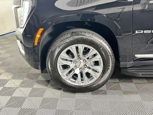 Used 2025 GMC Yukon Denali AWD/4WD image 11