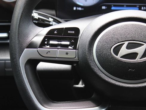 Used 2024 Hyundai Elantra SEL FWD image 39