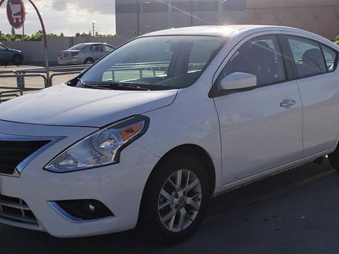 Used 2018 Nissan Versa SV w/ SV Special Edition Package FWD image 1