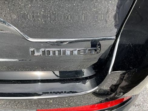 Used 2023 Jeep Grand Cherokee Limited w/ Black Appearance Package image 32