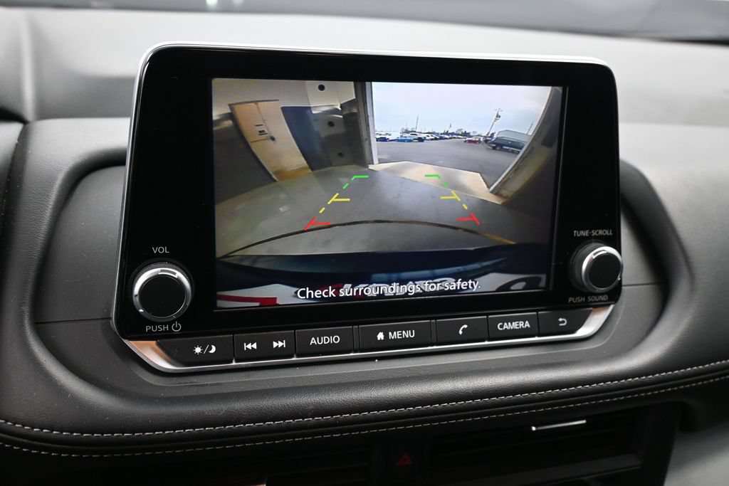 Used 2025 Nissan Rogue SV FWD image 25