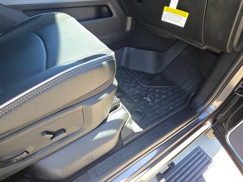 New 2026 RAM 2500 Laramie AWD/4WD image 13