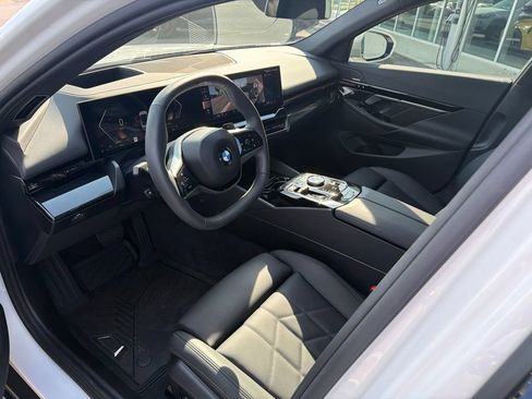 Used 2026 BMW 530i w/ Premium Package RWD image 17