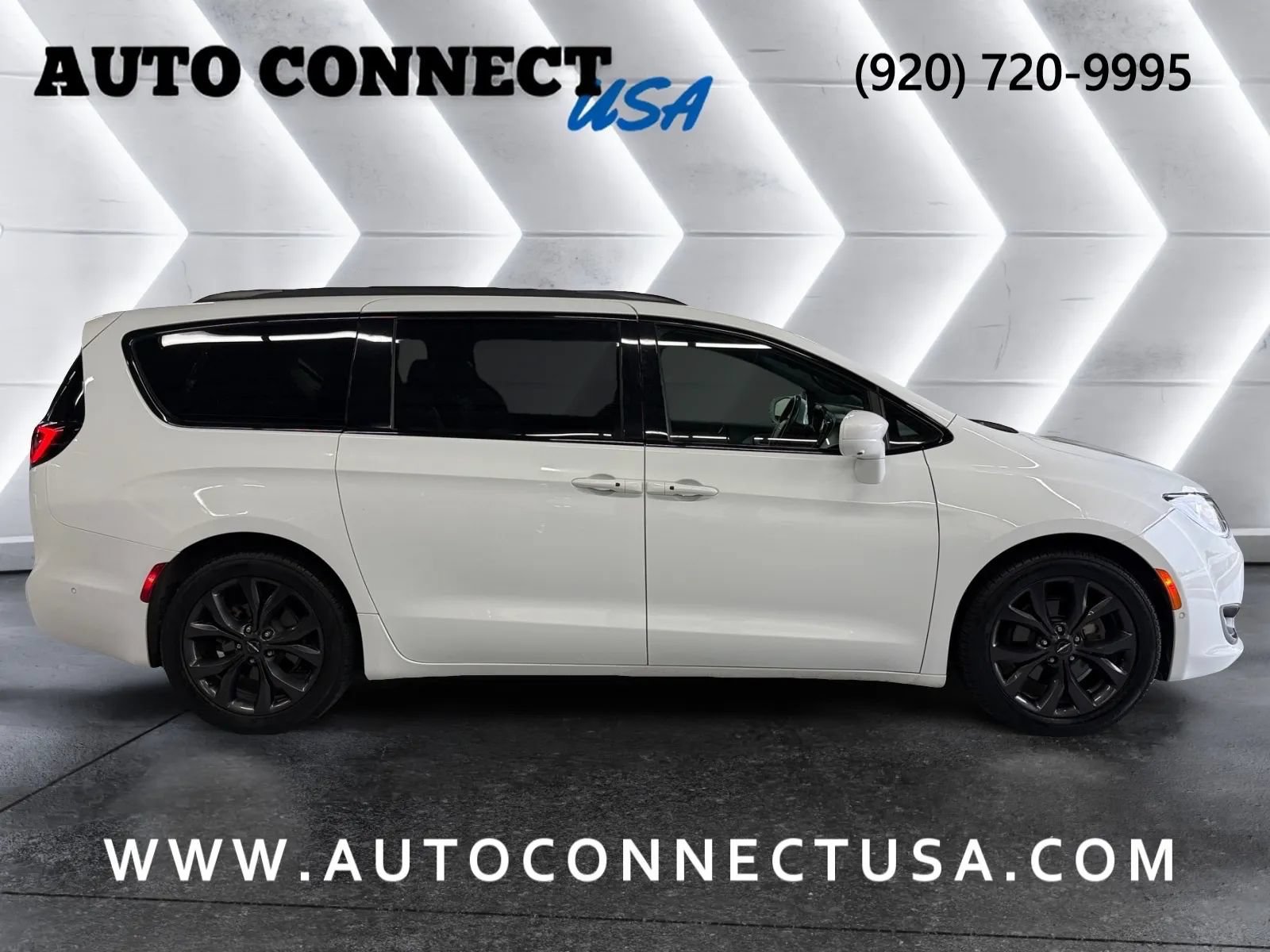 Used 2018 Chrysler Pacifica Touring-L Plus w/ Advanced Safetytec Group FWD image 6