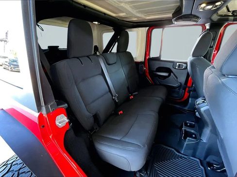 Used 2019 Jeep Wrangler Unlimited Sport S AWD/4WD image 22