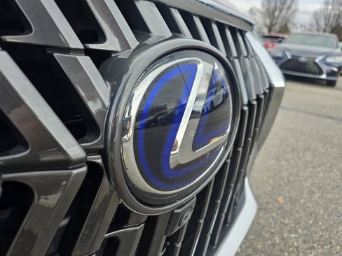 Used 2022 Lexus ES 300h w/ Luxury Package image 29