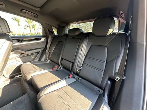 Certified 2026 Porsche Cayenne E-Hybrid Coupe AWD/4WD image 37