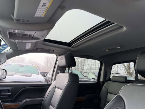 Used 2018 Chevrolet Silverado 1500 High Country image 12