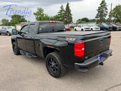 Used 2017 Chevrolet Silverado 1500 LT w/ All Star Edition AWD/4WD image 3