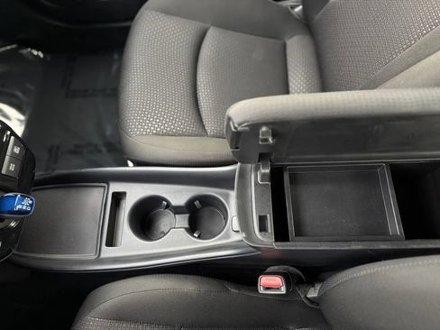 Used 2021 Toyota Prius LE image 37