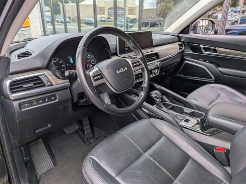 Used 2022 Kia Telluride EX image 11