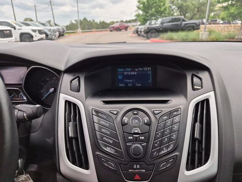 Used 2013 Ford Focus SE FWD image 10