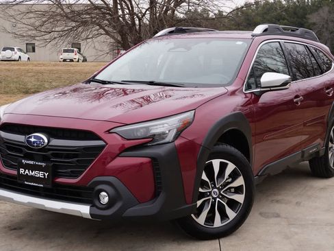 Used 2025 Subaru Outback Touring image 1