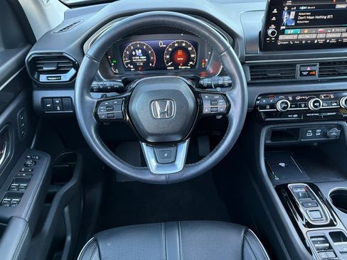 Used 2023 Honda Pilot Elite image 19