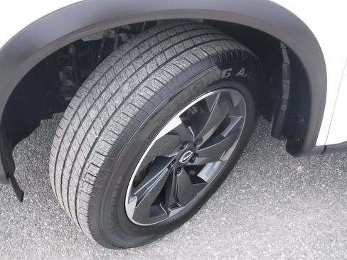 Used 2024 Nissan Rogue SV AWD/4WD image 23