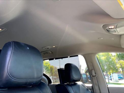 Used 2019 Chrysler Pacifica Limited w/ Advanced Safetytec Group FWD image 13