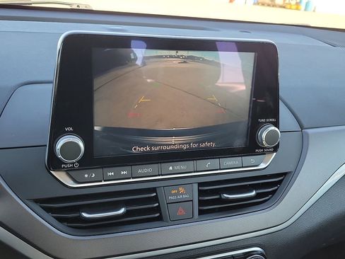 Used 2025 Nissan Altima 2.5 SR image 15