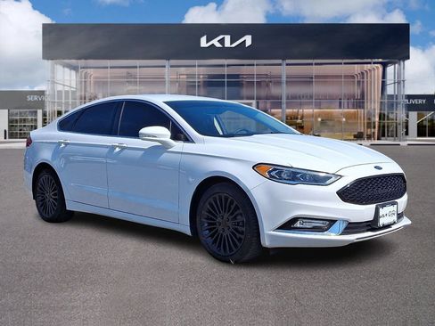 Used 2017 Ford Fusion SE w/ Fusion SE Technology Package AWD/4WD image 1