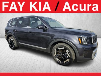 Used 2025 Kia Telluride EX w/ EX Captain's Chair Package