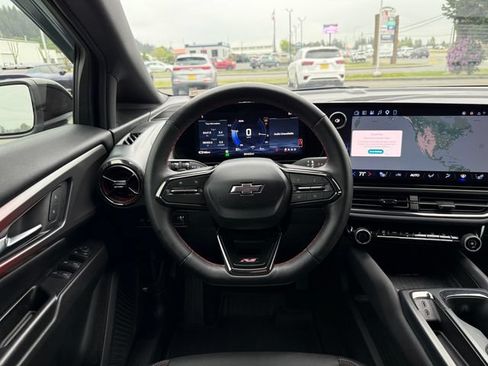 Used 2025 Chevrolet Equinox EV RS w/ LPO, All-Weather Mat Package FWD image 19