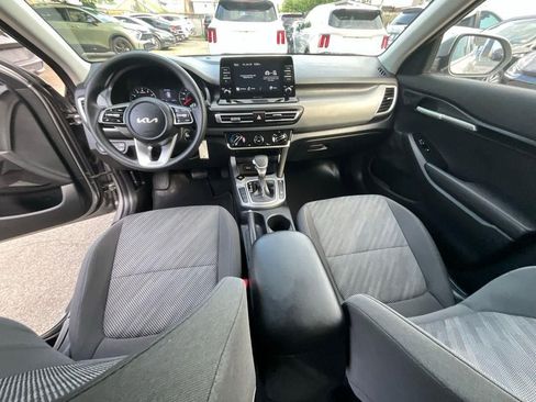 Used 2023 Kia Seltos LX image 25