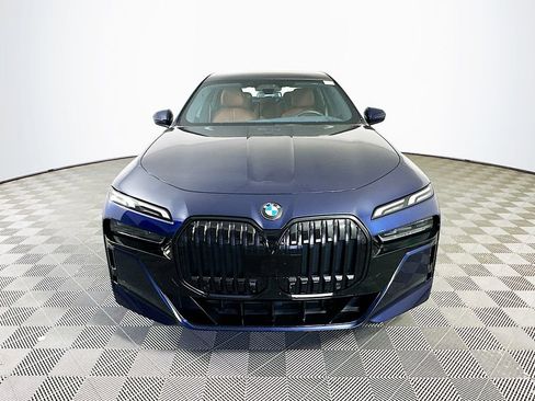 Used 2023 BMW 760i xDrive w/ Luxury Rear Seating Package AWD/4WD image 3