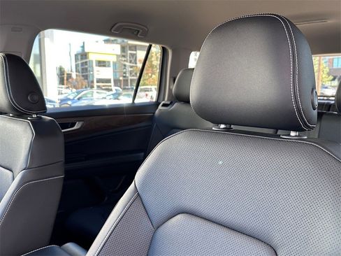 New 2026 Volkswagen Atlas SE image 12