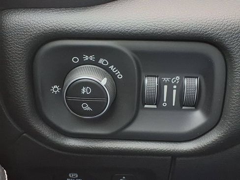 Used 2023 RAM 1500 Laramie AWD/4WD image 15