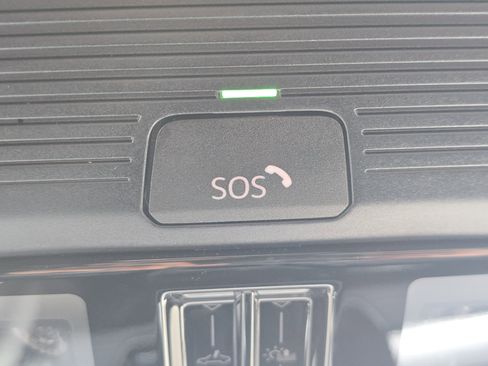 New 2026 Volkswagen Tiguan SE R-Line image 26