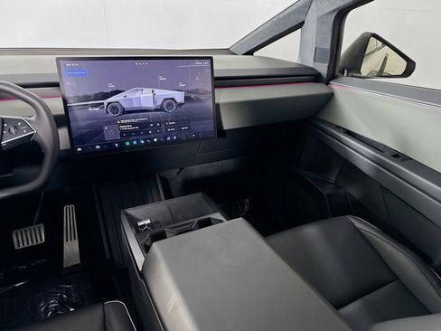 Used 2024 Tesla Cybertruck AWD Crew Cab image 20
