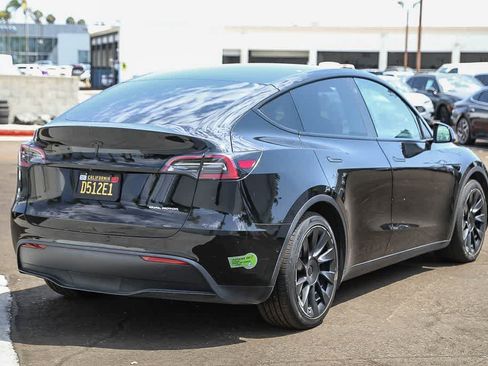 Used 2022 Tesla Model Y Long Range AWD/4WD image 4