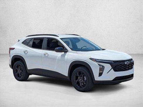 New 2026 Chevrolet Trax LT w/ Driver Confidence Package FWD image 5