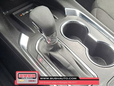 Used 2023 Chevrolet Traverse LT image 30