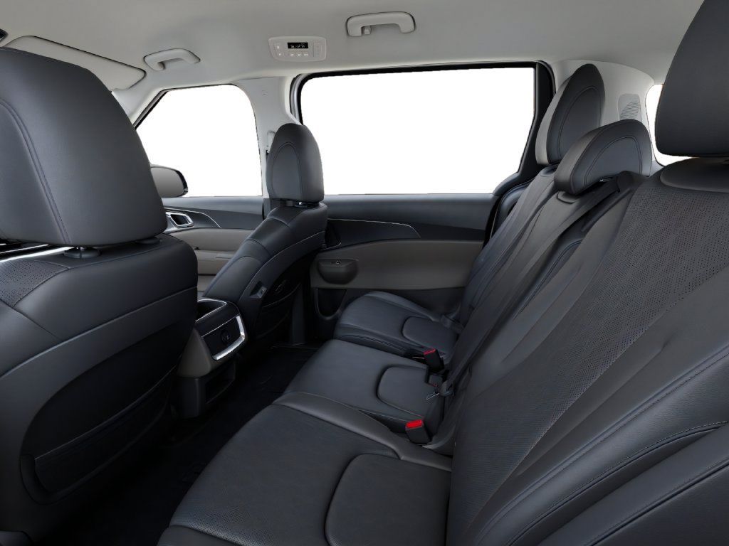 New 2027 Kia Carnival FWD image 18