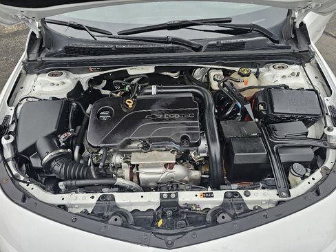 Used 2018 Chevrolet Malibu LT FWD image 12