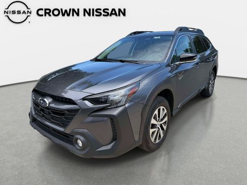 Used 2025 Subaru Outback Premium AWD/4WD image 1