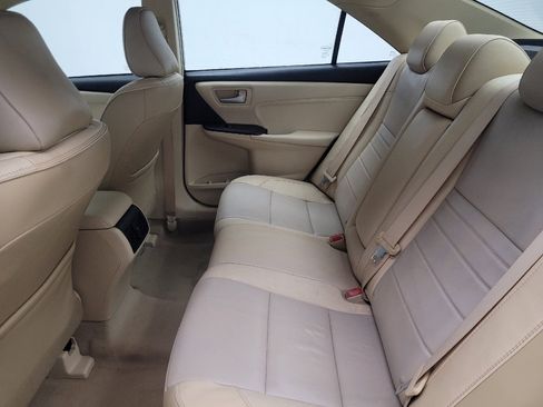 Used 2017 Toyota Camry XLE image 18
