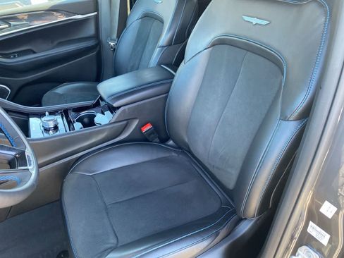 Used 2022 Jeep Grand Cherokee Trailhawk w/ Advanced Protech Group II AWD/4WD image 12