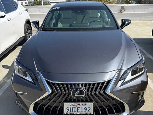 Certified 2025 Lexus ES 300h w/ Premium Package image 2