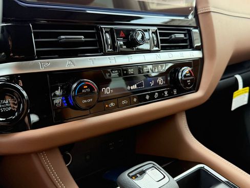 New 2026 Nissan Pathfinder Platinum AWD/4WD image 29