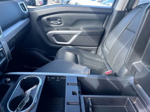 Used 2017 Nissan Titan PRO-4X w/ Pro-4x Convenience Package AWD/4WD image 21