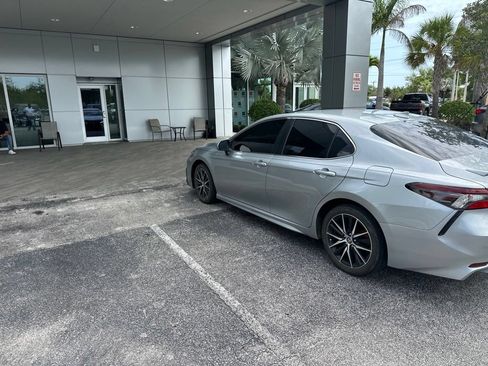 Certified 2024 Toyota Camry SE FWD image 4