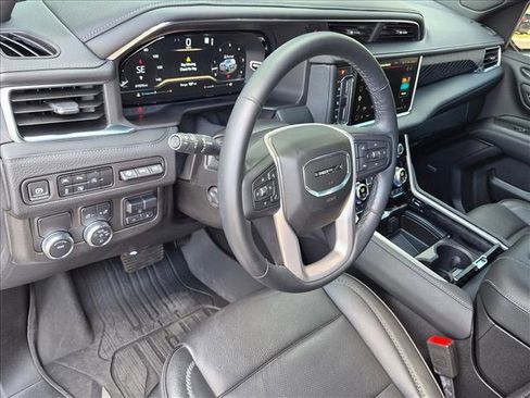 Used 2024 GMC Yukon Denali w/ Max Trailering Package image 10